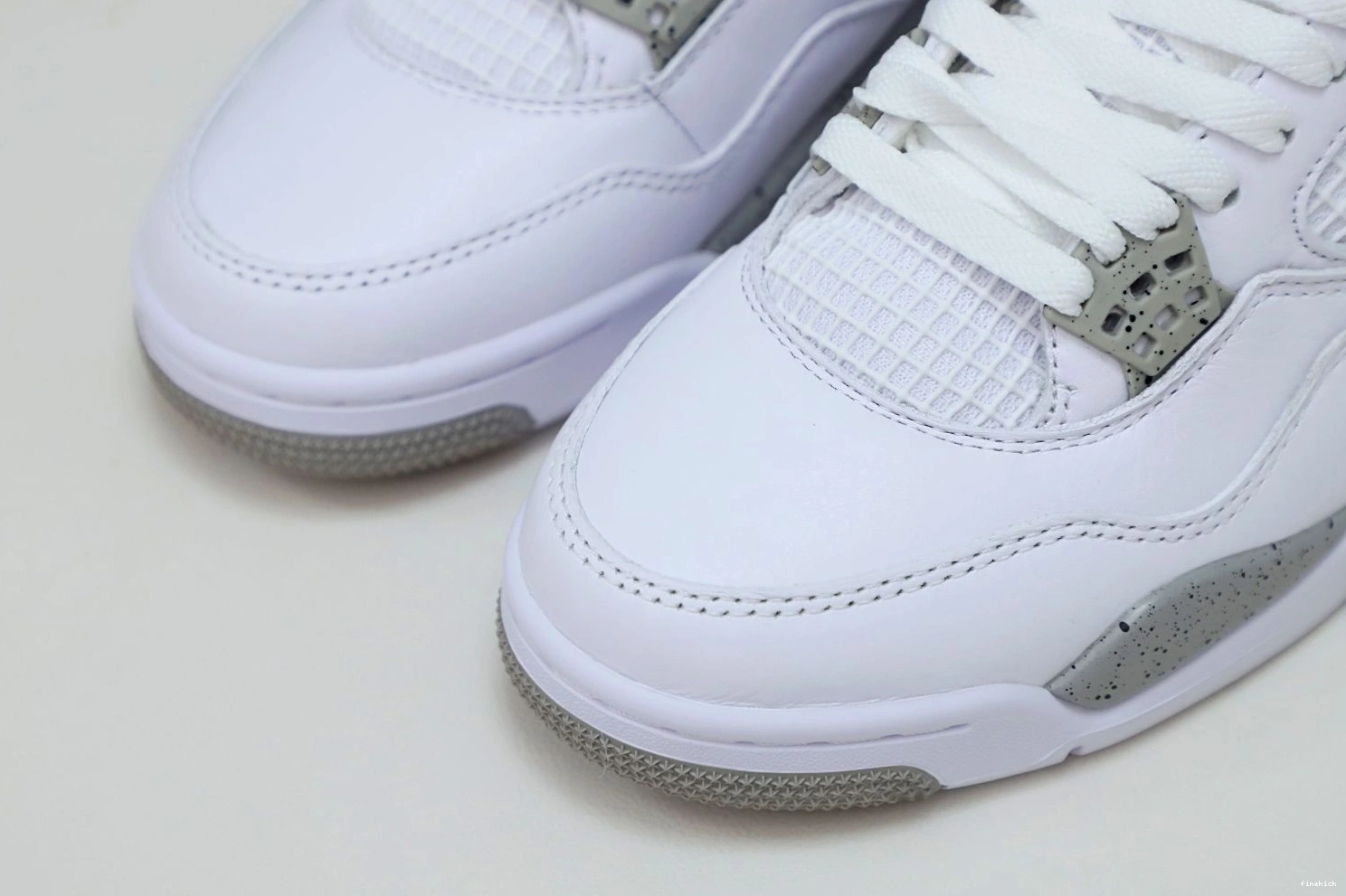 4 OREO' 'WHITE AIR JORDAN RETRO 1025